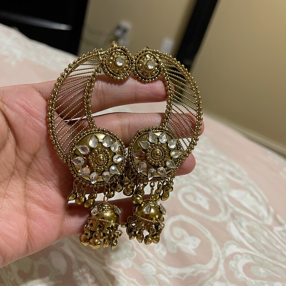 Earrings - Picture 3 of 7